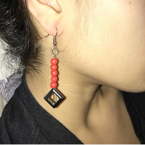 Earrings - Picture 6 of 8